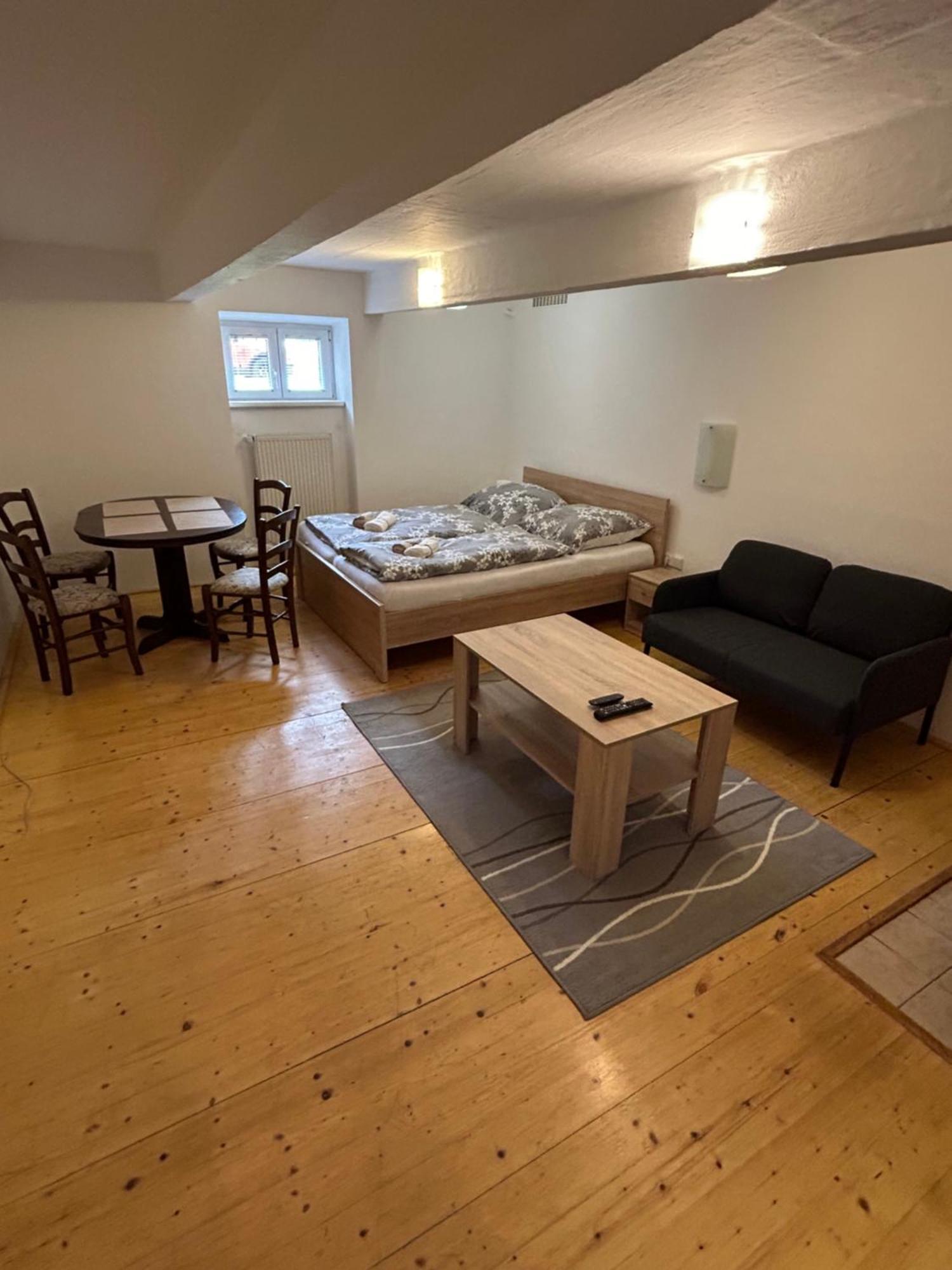 Apartmany U Kubiku Hradec Králové Habitación foto