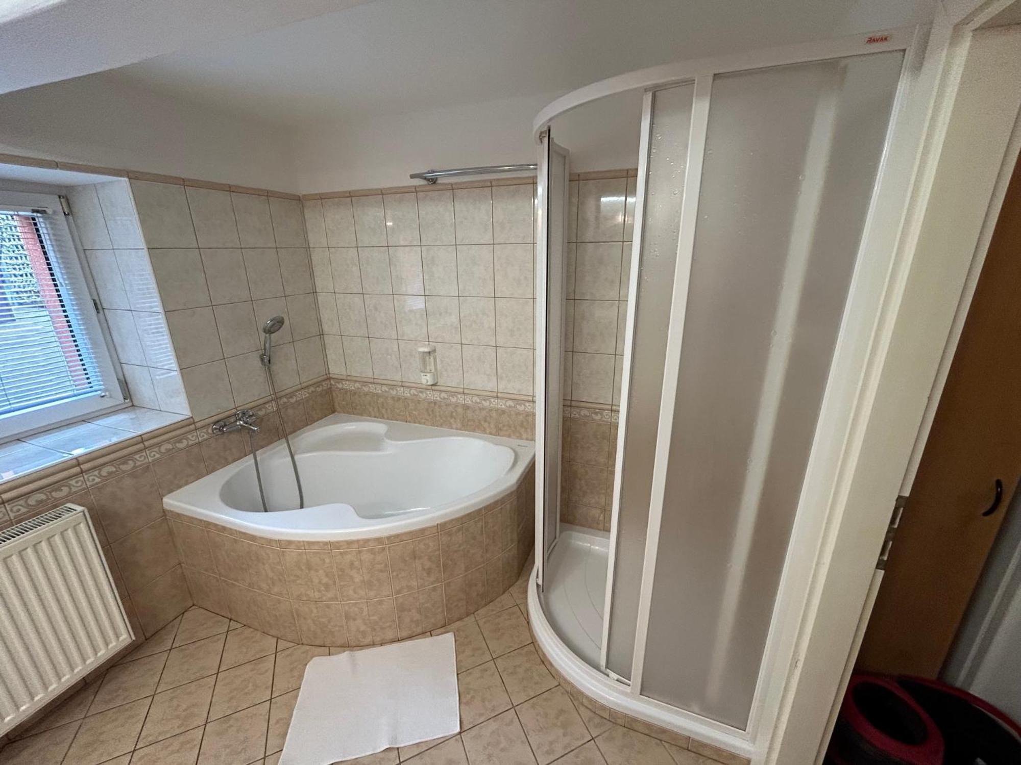 Apartmany U Kubiku Hradec Králové Habitación foto